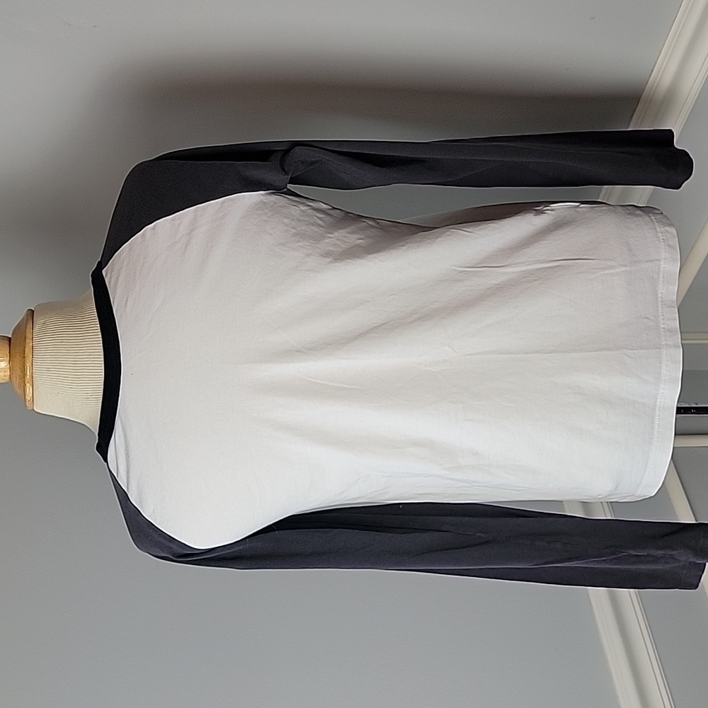 H&M Boy's White‎ Gray Long Sleeve Baseball Crewneck T-Shirt **3 for $20 item**